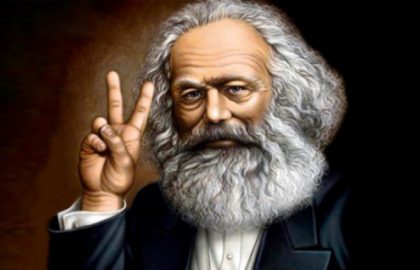 imagem de karl marx filosofo ideologo do comunismo com dois dedos levantados