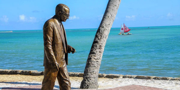 Estátua de Graciliano Ramos