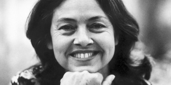 Resumo-de-Bagagem-de-Adélia-Prado-A-Adélia-Prado-sorrindo