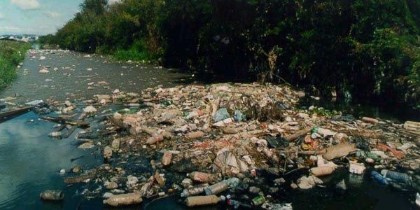 Problema Ambiental: Poluição da água