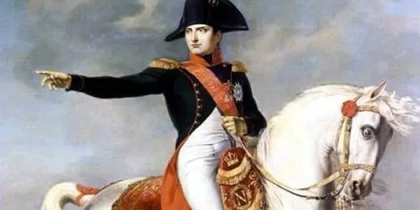 Pontura-retrato-foto-colorida-de-Napoleao-bonaparte-montado-em-um-cavalo-branco-e-apontado-o-braço